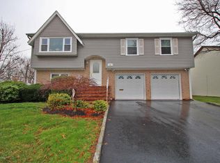 74 Briar Ave, Edison, NJ 08817
