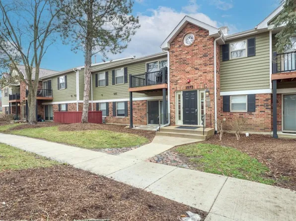 1573 Raymond Dr APT 203, Naperville, IL 60563