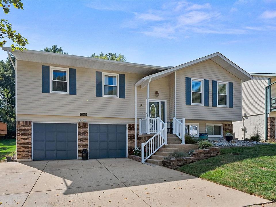 530 Treetop Village Dr, Ballwin, MO 63021 Zillow