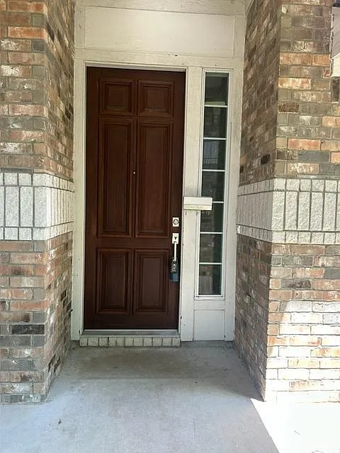4 bed, 2.0 bath, 2073 sqft, $2,895 — Photo 2