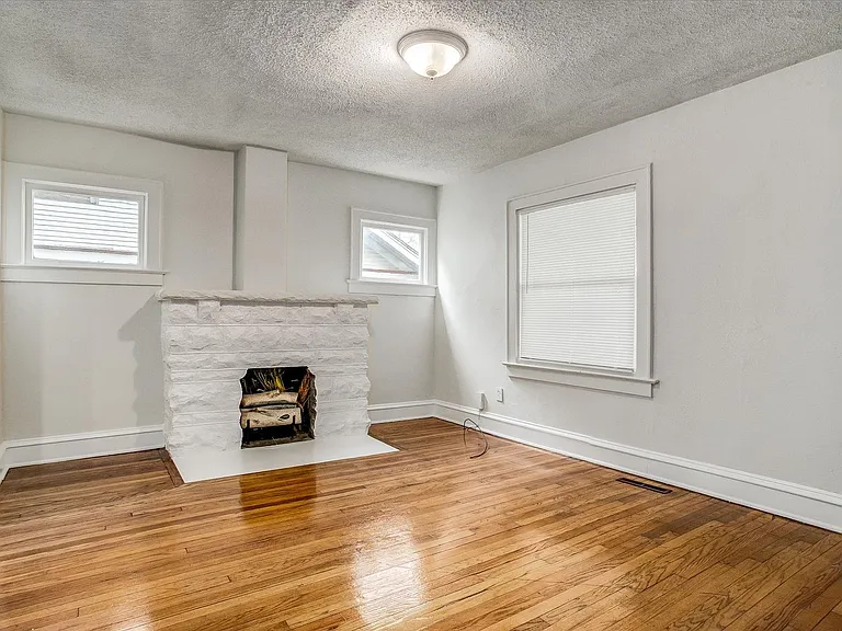 3817 S Benton Ave — Photo 4