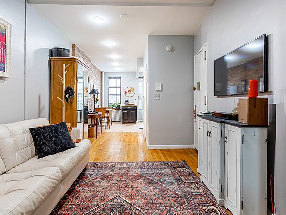 4th image of 233 E 88th St APT 2W