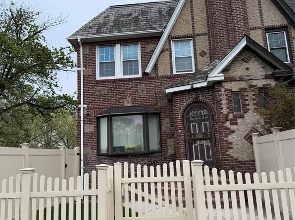 164-26 Grand Central Parkway, Jamaica, NY 11432