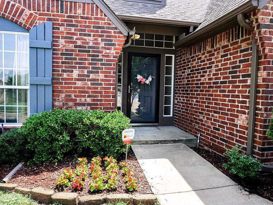 Welcoming front door.
