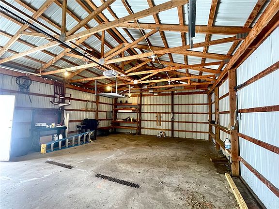 5th image of 5117 W Lake Rd