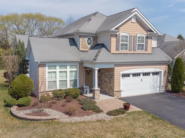 17 E Sagamore Drive, Farmingdale, NJ 07727