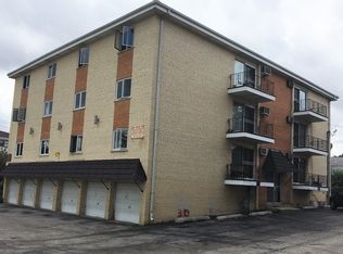 8918 S Roberts Rd APT 2B, Hickory Hills, IL 60457