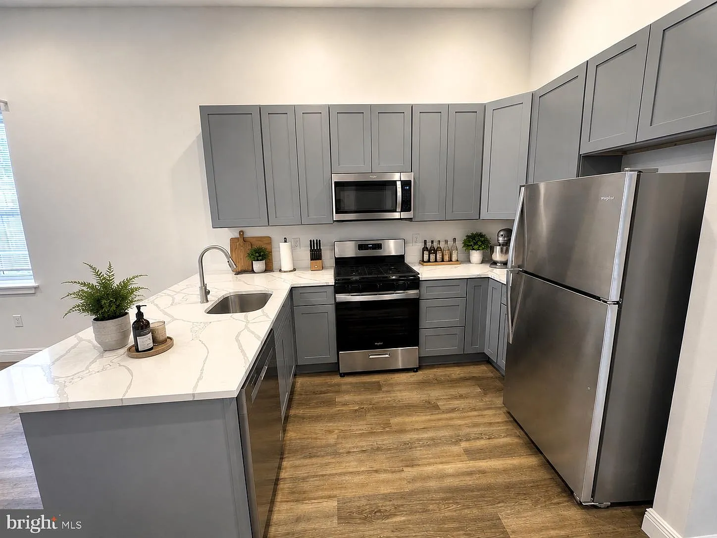 2 bed, $1,800 — Photo 3