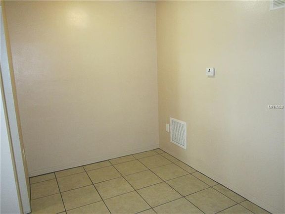 5th image of 810 Tyrone Blvd N APT H1
