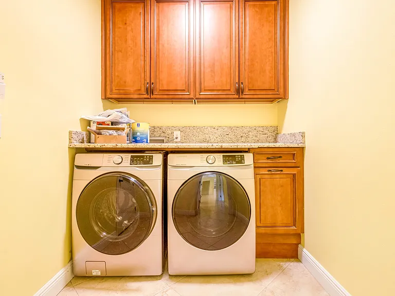651 Powell Dr NE — Photo 53