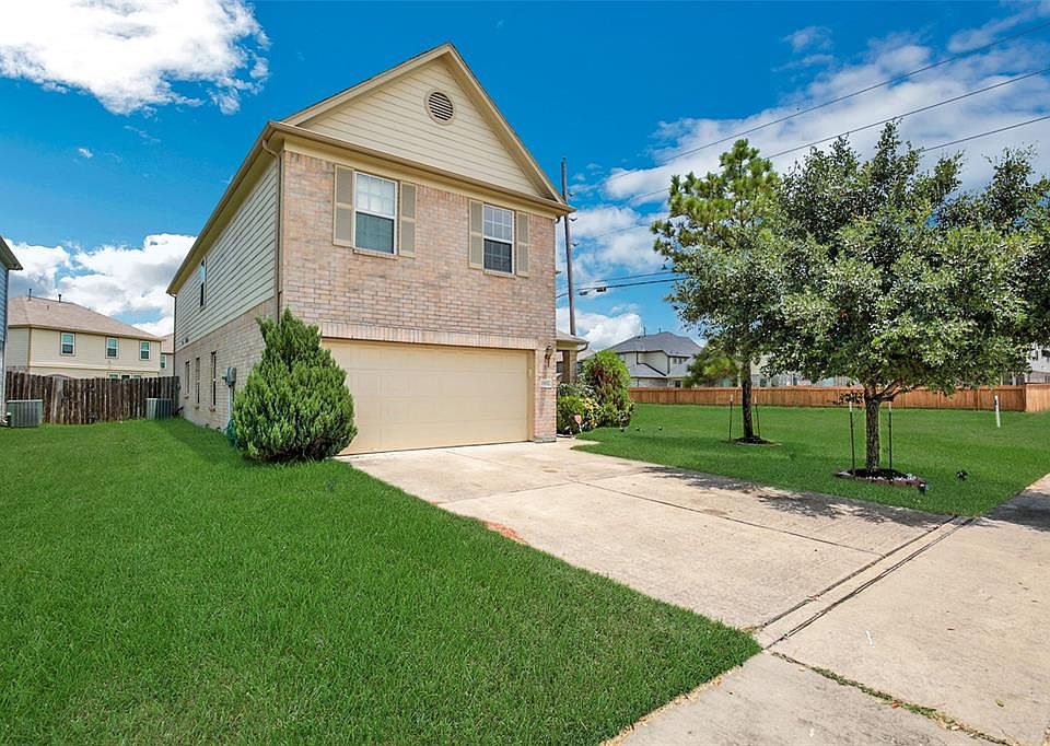 1st image of 19002 Cypress Bay Dr