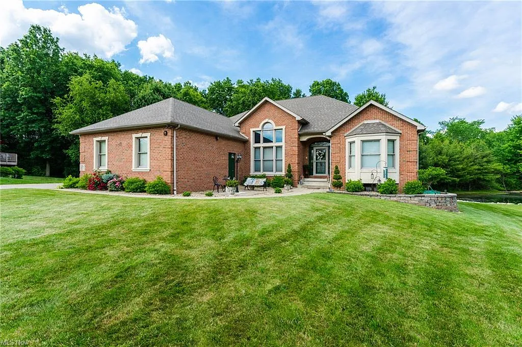 126 Pin Oak Pl photo 1