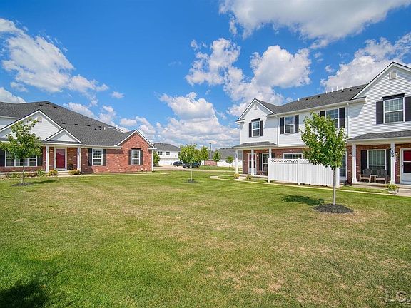 5th image of 1303 Riversedge Dr Building 13