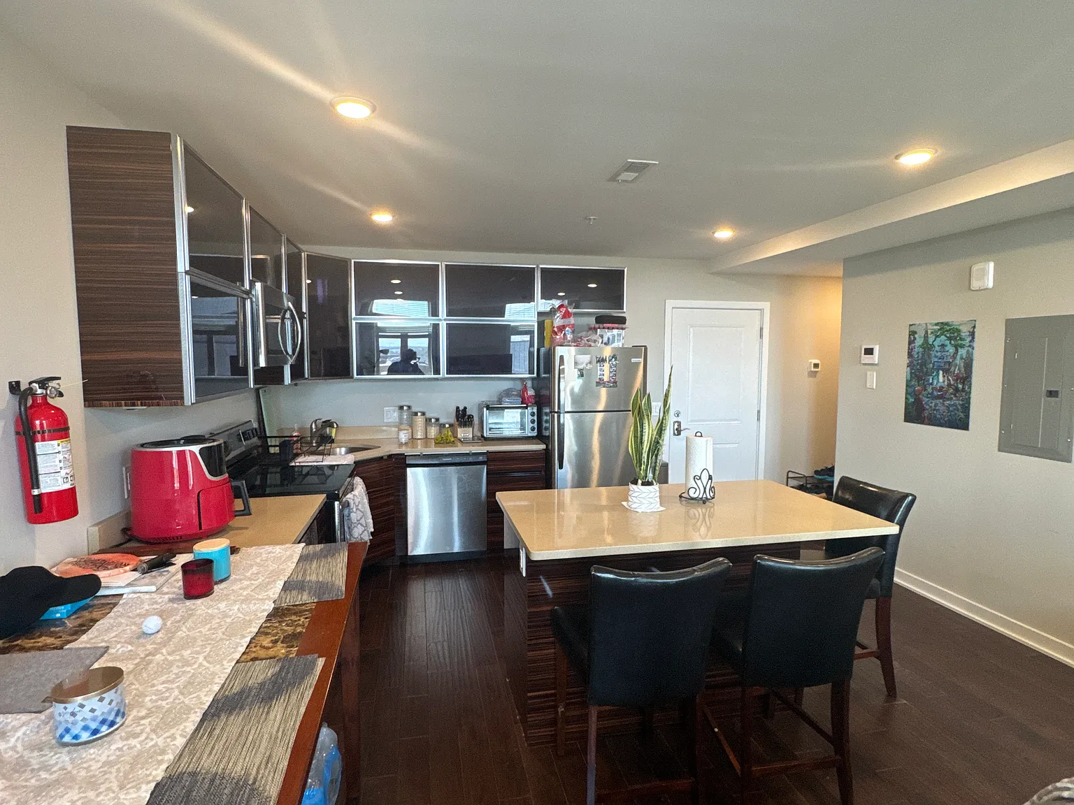 1 W Main St — Photo 4