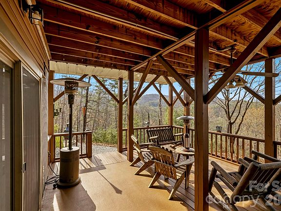3rd image of 1489 Round Mountain Rd