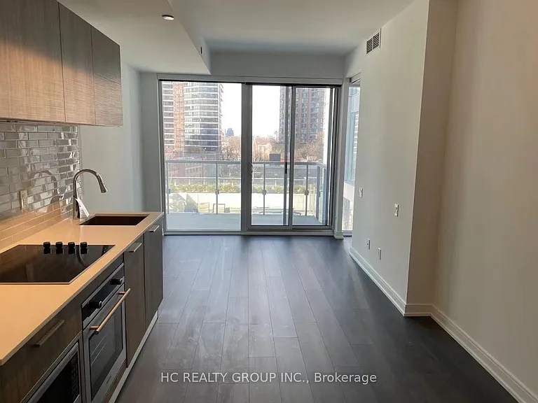 3 Gloucester St #713 — Photo 5