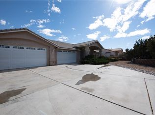 9385 Eaby Rd, Phelan, CA 92371