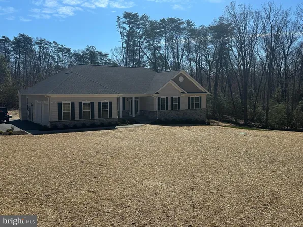 24214 Alice Springs Ln, Hollywood, MD 20636