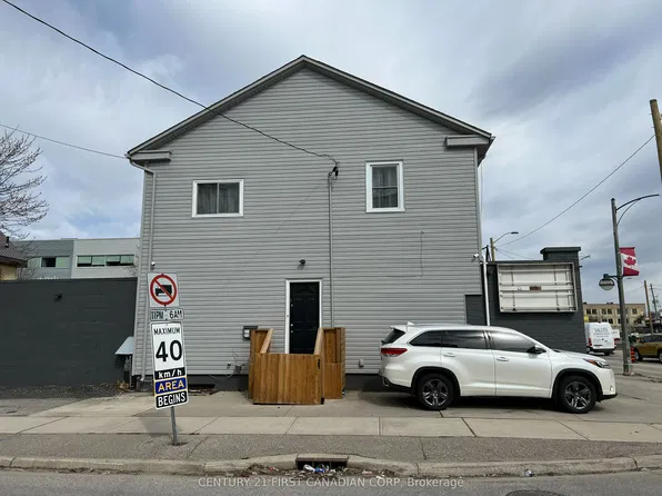 213 Wellington St, London, ON N6B 2L2