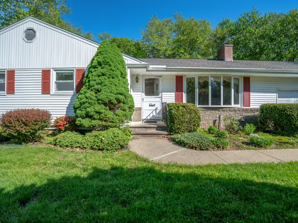 514 Carriage Drive, Orange, CT 06477