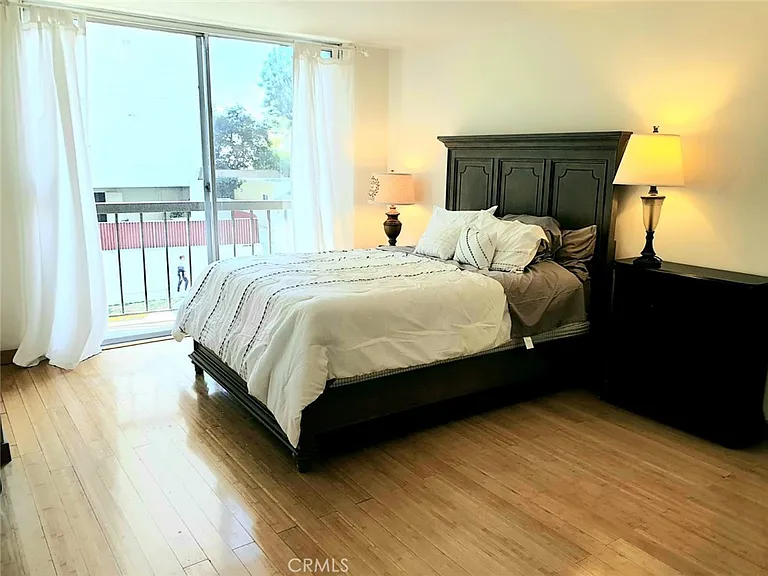 10747 Wilshire Blvd #505 — Photo 18