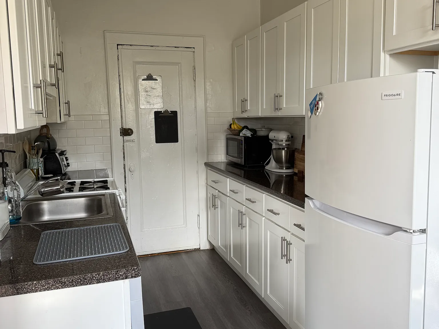 1 bed, 1.0 bath, $2,425 — Photo 4