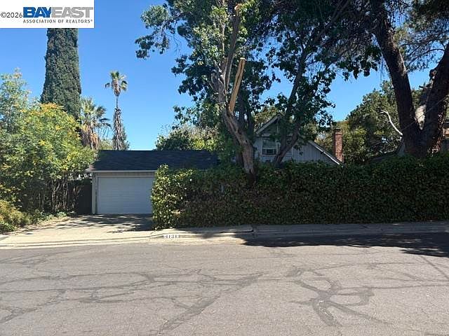 1st image of 4131 Chaucer Dr