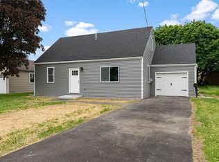 19 Grover St, East Syracuse, NY 13057