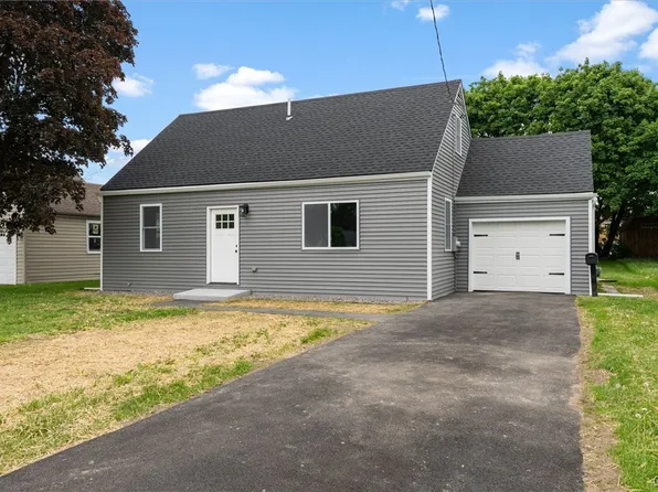 19 Grover St, East Syracuse, NY 13057