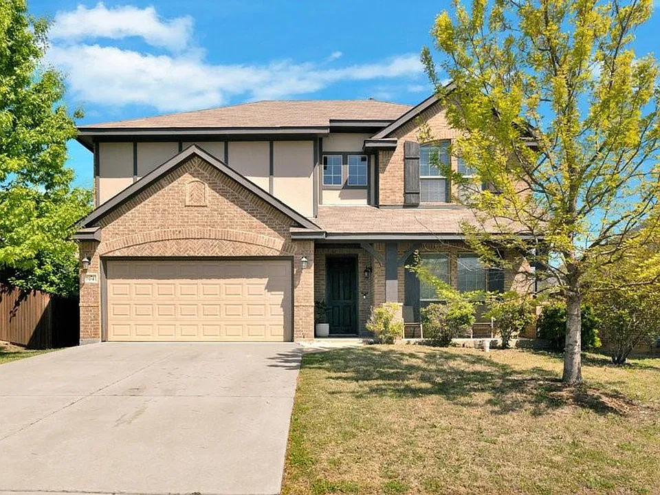 704 Ravenwood Dr