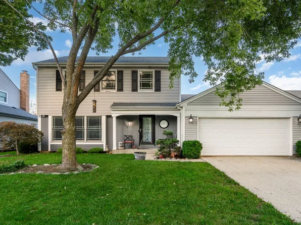 737 Brian Ave, Schaumburg, IL 60194
