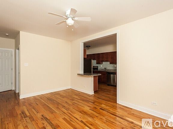 3rd image of 622 W Cornelia Ave #S2