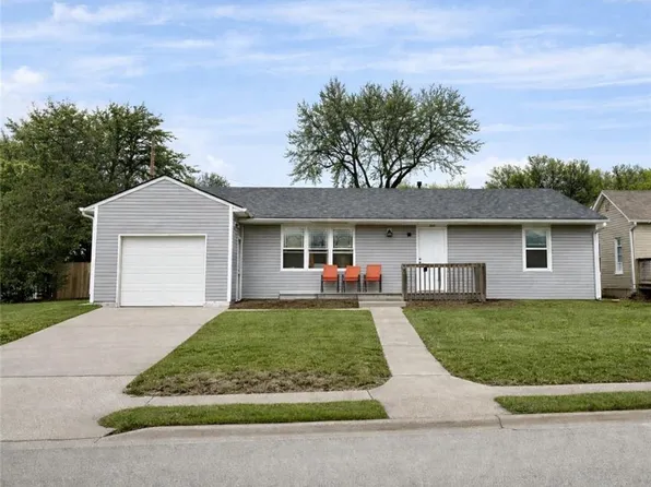 309 W 6th St, Maryville, MO 64468