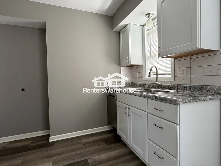 723 Tyler St NE — Photo 6