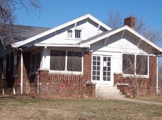 307 W Broadway St, Madison, MO 65263