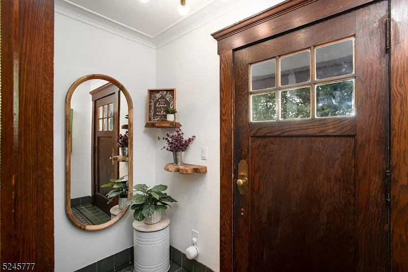 3 bed, 1.0 bath, $4,600 — Photo 4