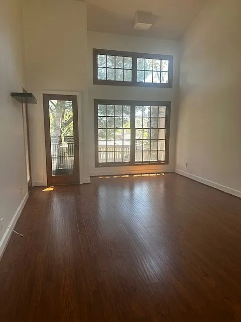 8555 Circle R Course Ln — Photo 3