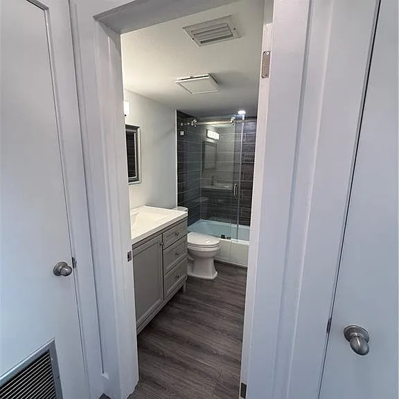 200 Valley Stream Dr #8B — Photo 10
