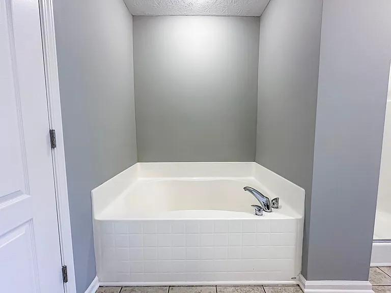13539 Erlen Dr — Photo 11