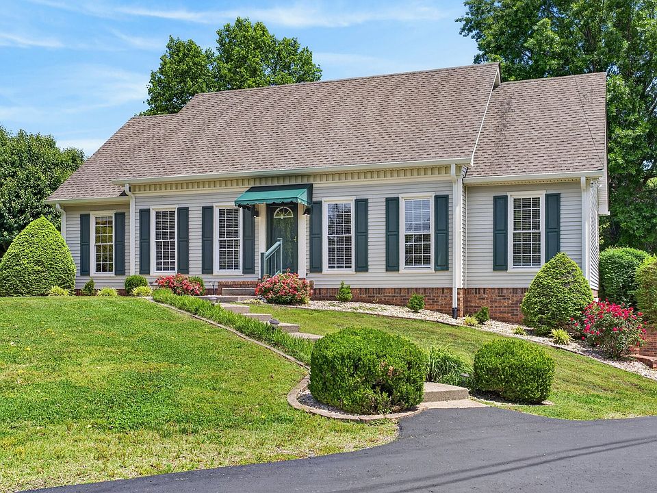 1st image of 867 Countrywood Dr