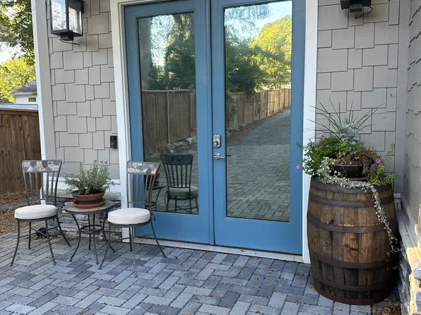 403 Alexander Cir SE #100, Marietta, GA 30060