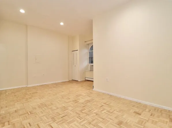 168 Coles Street image 1 of 12