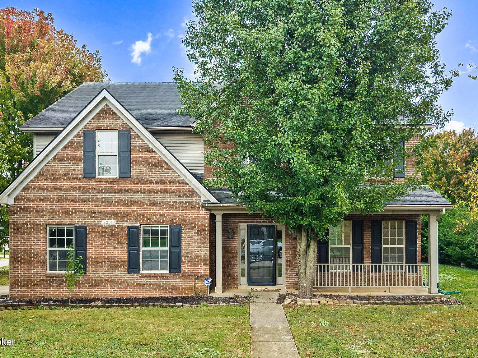 4 bed, 2.5 bath, 2572 sqft, $2,595 — Photo 1