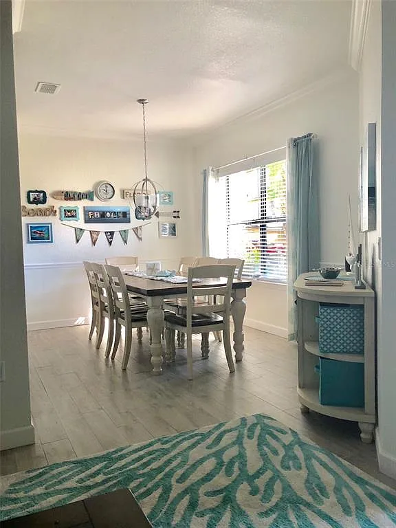 3 bed, 2.0 bath, 1350 sqft, $2,200 — Photo 4