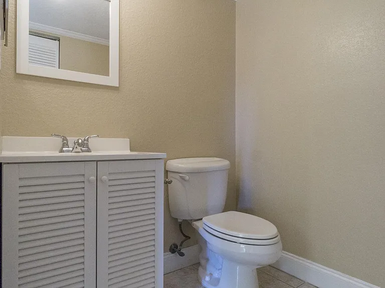 110 N Delaware Blvd #15D — Photo 12