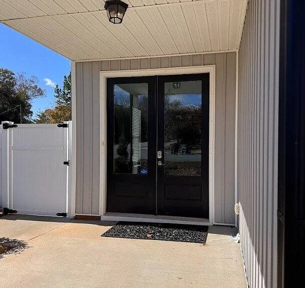 401 Albus Dr — Photo 3