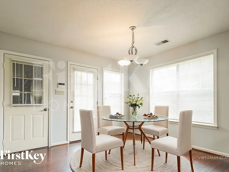 588 N Ericson Dr — Photo 6