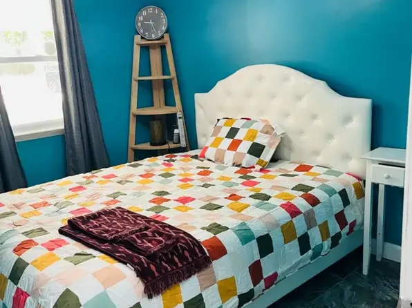 (undisclosed Address), La Plata, MD 20646