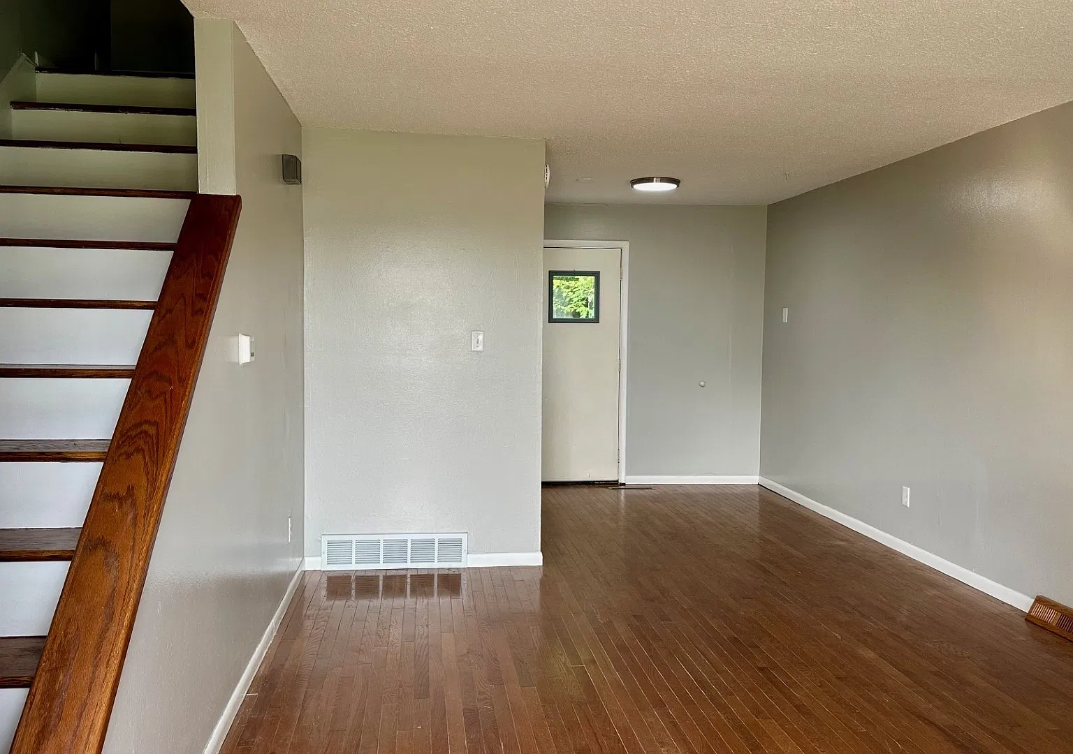 2 bed, 832 sqft, $1,100 — Photo 4