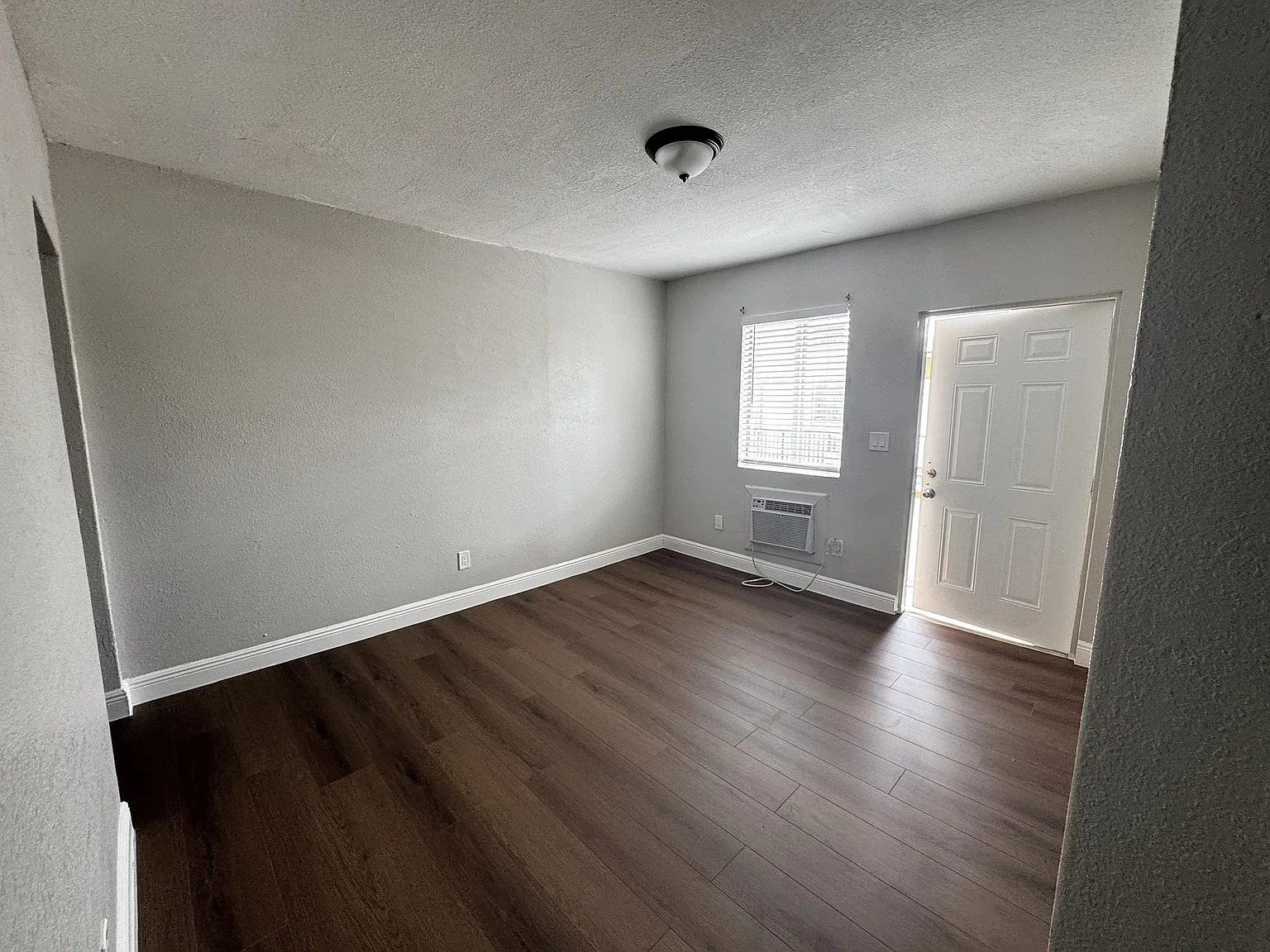 1940 Washington Ave — Photo 3